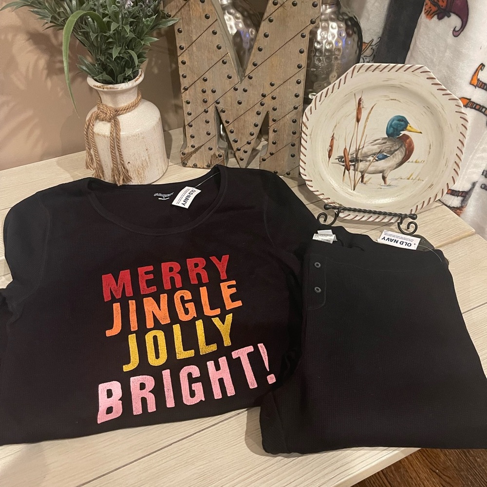 NWT Old Navy Womens Holiday Pajama Set